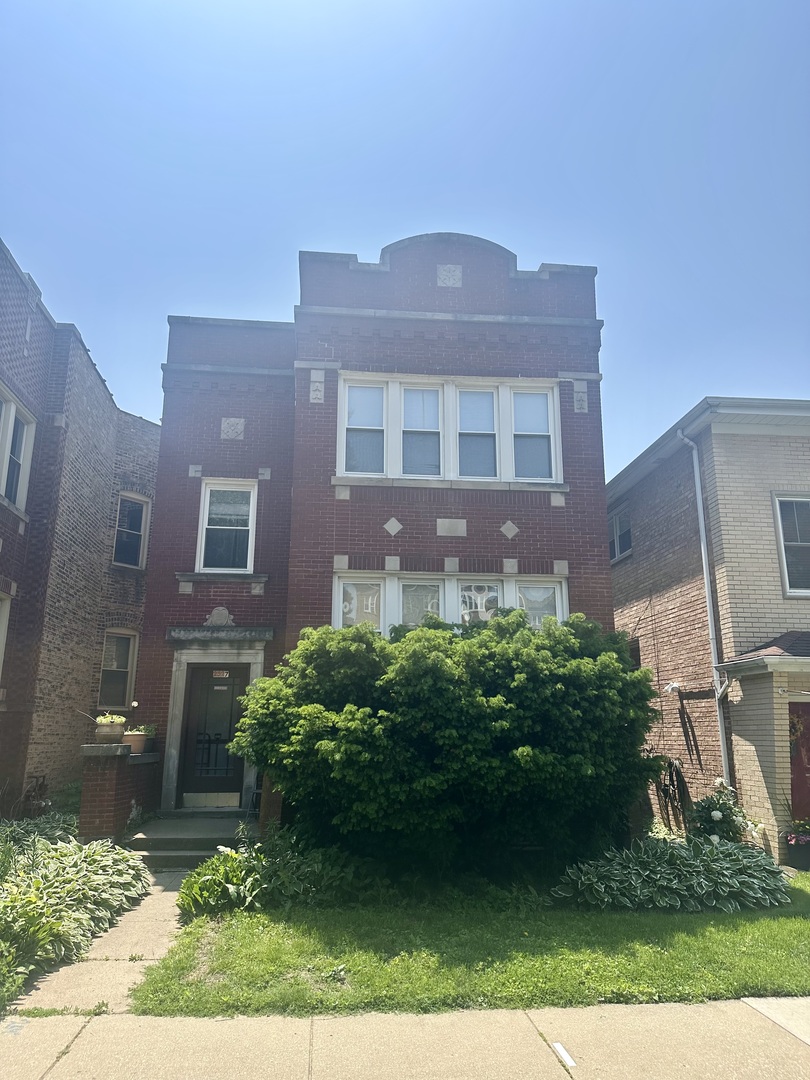 2527 W Argyle Street