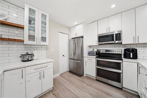 Tiny photo for 8094 Garfield Avenue #4-3, Burr Ridge, IL 60527 (MLS # 12513073)