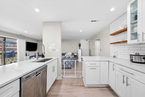 Tiny photo for 8094 Garfield Avenue #4-3, Burr Ridge, IL 60527 (MLS # 12513073)