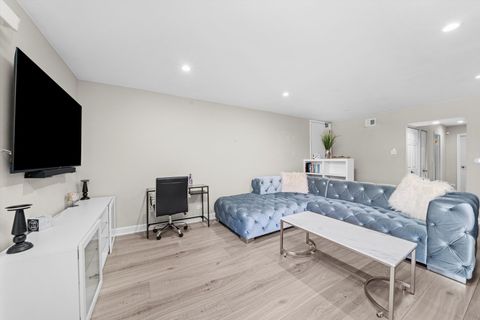 Tiny photo for 8094 Garfield Avenue #4-3, Burr Ridge, IL 60527 (MLS # 12513073)