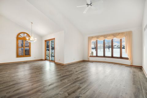 Tiny photo for 14518 Golf Road, Orland Park, IL 60462 (MLS # 12521273)