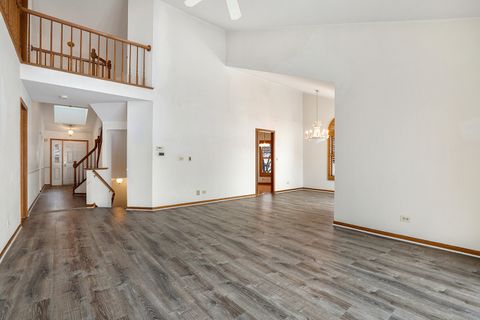 Tiny photo for 14518 Golf Road, Orland Park, IL 60462 (MLS # 12521273)