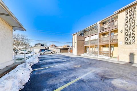 Tiny photo for 2244 N Harlem Avenue #8, Elmwood Park, IL 60707 (MLS # 12515070)