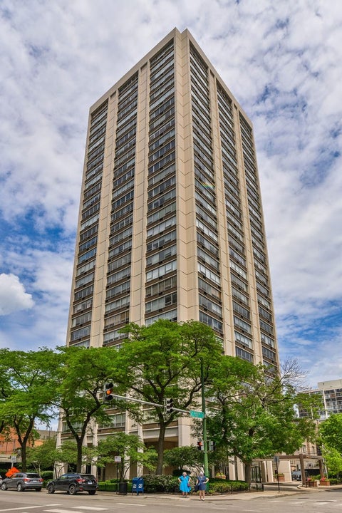 Photo of 70 W burton Place #705, Chicago, IL 60610 (MLS # 12657797)