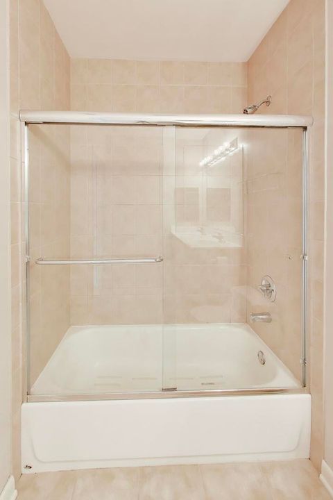 Tiny photo for 1720 Oak Avenue #501, Evanston, IL 60201 (MLS # 12594894)