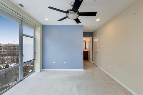 Tiny photo for 1720 Oak Avenue #501, Evanston, IL 60201 (MLS # 12594894)