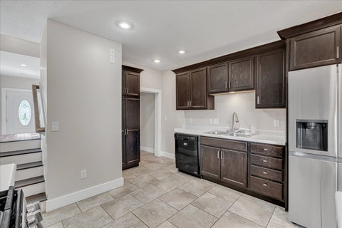 Tiny photo for 737 Grant Street, Bettendorf, IA 52722 (MLS # 12683144)