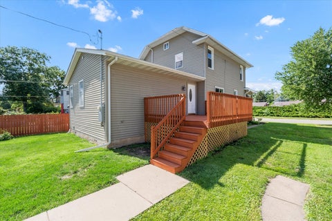 Tiny photo for 737 Grant Street, Bettendorf, IA 52722 (MLS # 12683144)