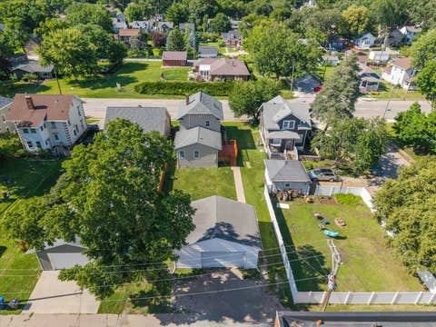 Tiny photo for 737 Grant Street, Bettendorf, IA 52722 (MLS # 12683144)