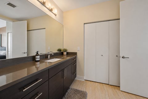 Tiny photo for 770 W Gladys Avenue #804, Chicago, IL 60661 (MLS # 12725119)