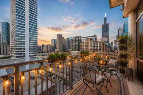 Tiny photo for 770 W Gladys Avenue #804, Chicago, IL 60661 (MLS # 12725119)