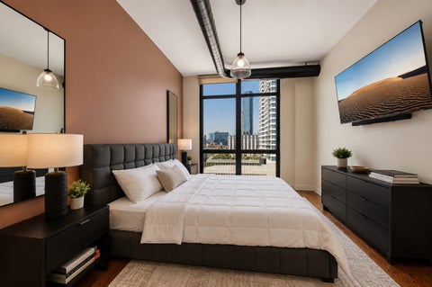 Tiny photo for 770 W Gladys Avenue #804, Chicago, IL 60661 (MLS # 12725119)