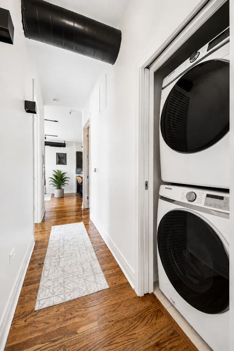 Tiny photo for 770 W Gladys Avenue #804, Chicago, IL 60661 (MLS # 12725119)