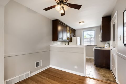 Tiny photo for 10647 S ARTESIAN Avenue #2W, Chicago, IL 60655 (MLS # 12621043)