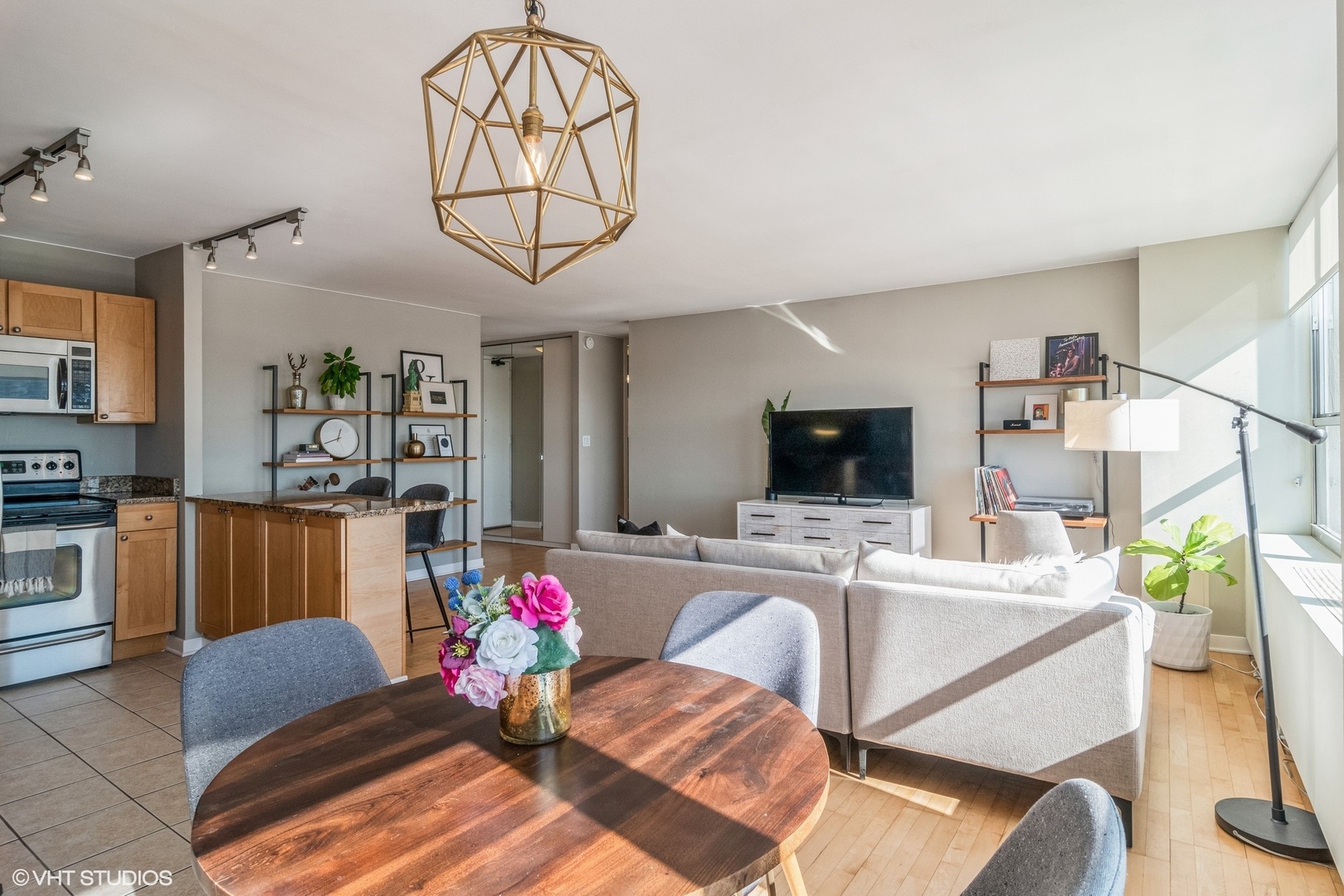 655 W Irving Park Road 3413