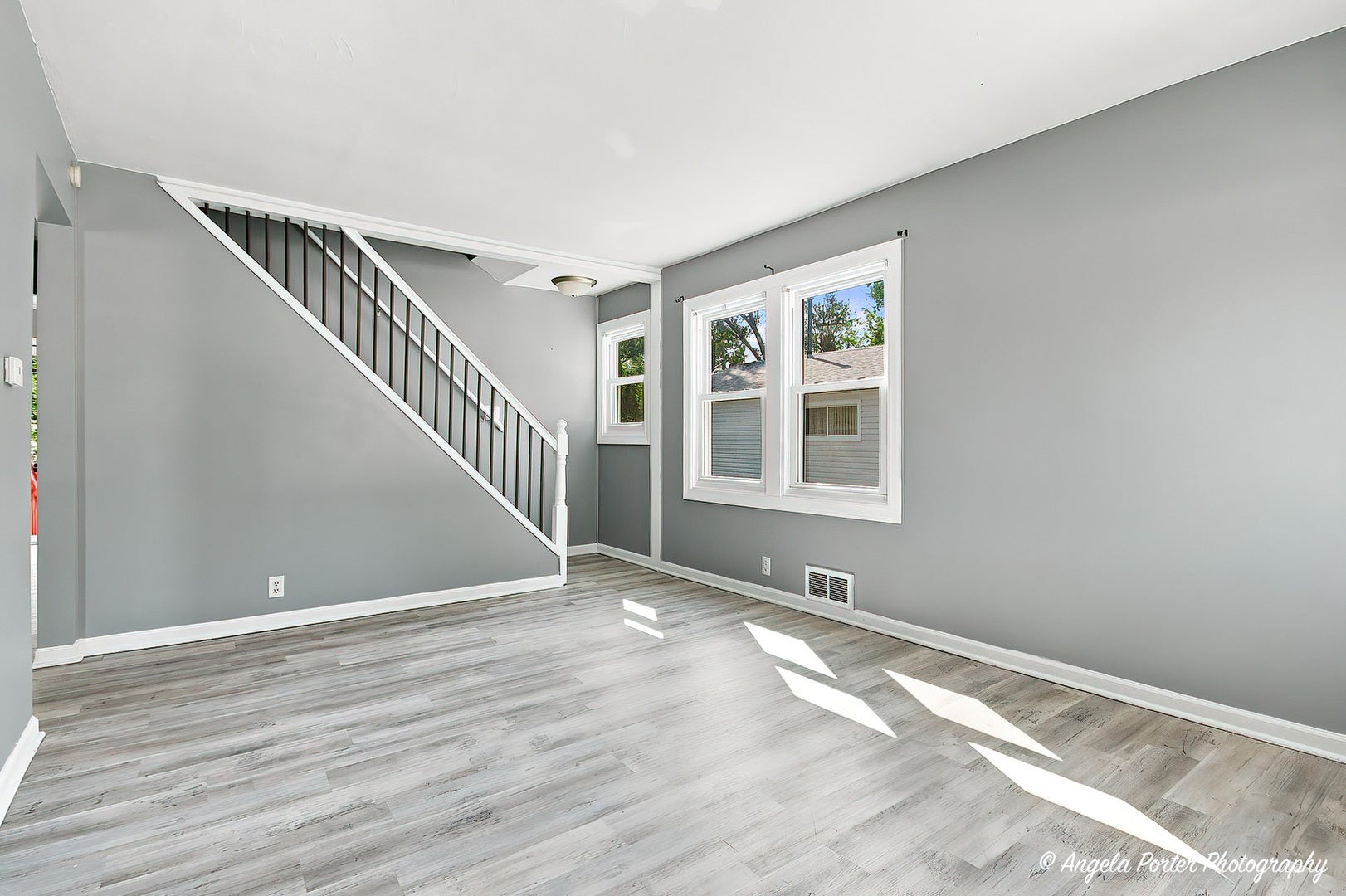 1621 ROUND LAKE Drive