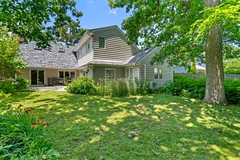 Tiny photo for 321 Newman Court, Lake Bluff, IL 60044 (MLS # 12476264)