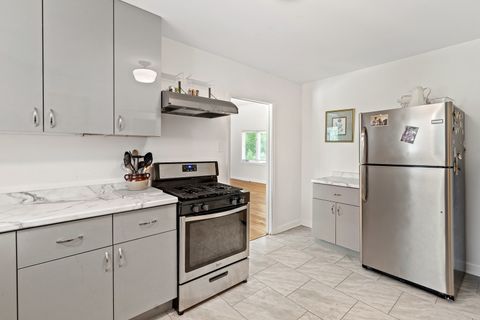 Tiny photo for 321 Newman Court, Lake Bluff, IL 60044 (MLS # 12476264)