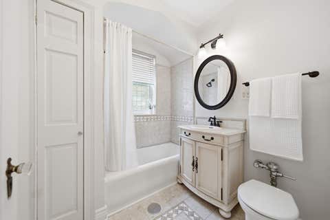 Tiny photo for 6751 N Artesian Avenue #1C, Chicago, IL 60645 (MLS # 12674228)