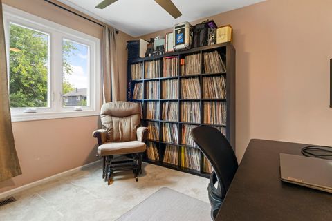 Tiny photo for 307 Albright Court, Vernon Hills, IL 60061 (MLS # 12492532)