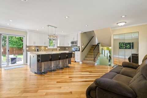 Tiny photo for 307 Albright Court, Vernon Hills, IL 60061 (MLS # 12492532)