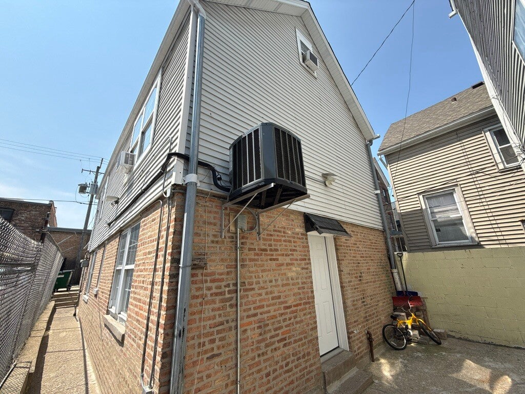2935 W 25th Place