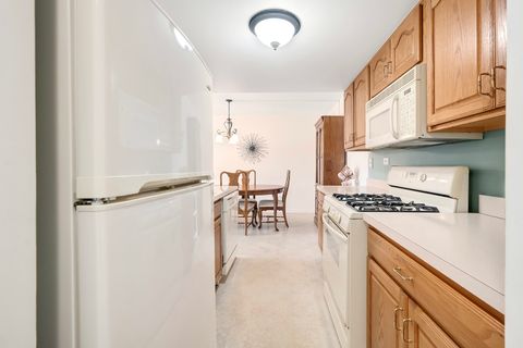 Tiny photo for 8025 WOODGLEN Lane #207, Downers Grove, IL 60516 (MLS # 12614678)