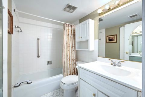 Tiny photo for 8025 WOODGLEN Lane #207, Downers Grove, IL 60516 (MLS # 12614678)