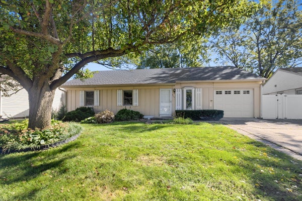 917 SUNNYDALE BLVD, STREAMWOOD, IL 60107 - Image e9f2b9d993183a1affc0cf9bdd01951c/3598308598