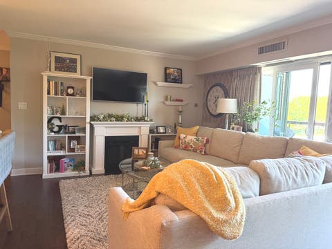 Tiny photo for 1405 E Central Road #411B, Arlington Heights, IL 60005 (MLS # 12664635)
