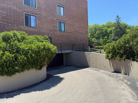Tiny photo for 1405 E Central Road #411B, Arlington Heights, IL 60005 (MLS # 12664635)