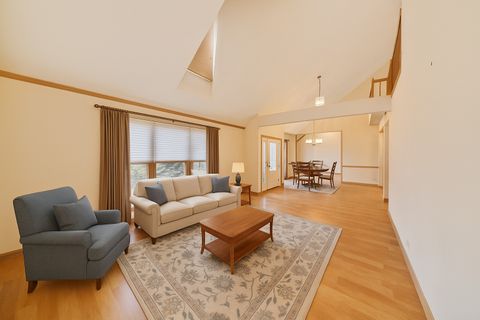 Tiny photo for 513 Rosebud Drive N, Lombard, IL 60148 (MLS # 12515977)