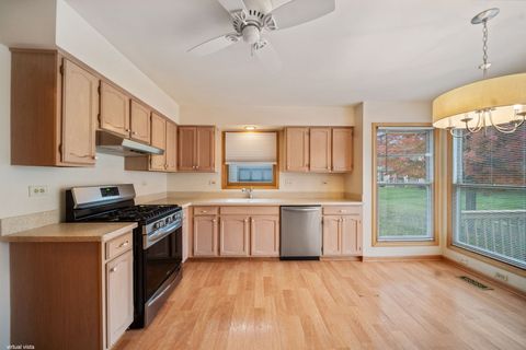 Tiny photo for 513 Rosebud Drive N, Lombard, IL 60148 (MLS # 12515977)