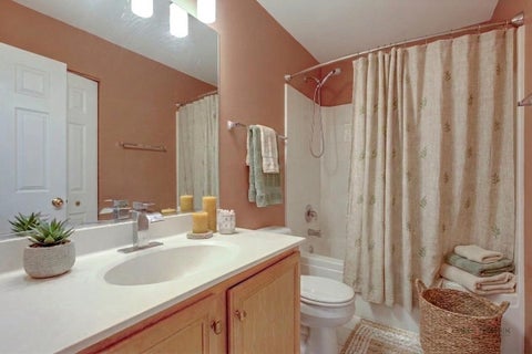 Tiny photo for 467 Pine Lake Circle, Vernon Hills, IL 60061 (MLS # 12758819)