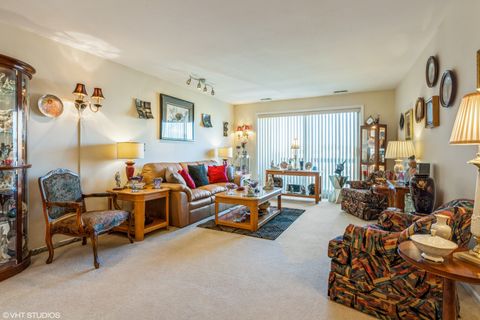 Tiny photo for 8100 W Foster Lane #510, Niles, IL 60714 (MLS # 12543988)