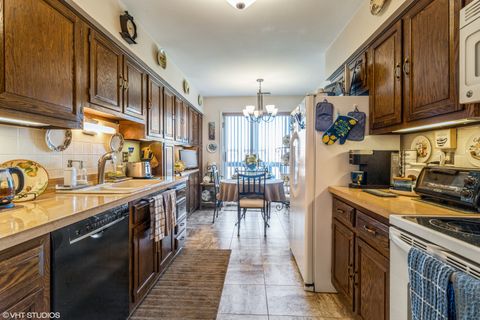 Tiny photo for 8100 W Foster Lane #510, Niles, IL 60714 (MLS # 12543988)