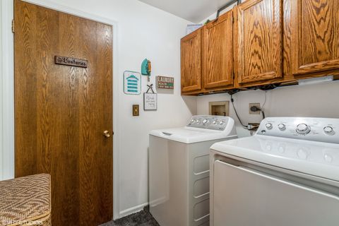 Tiny photo for 8100 W Foster Lane #510, Niles, IL 60714 (MLS # 12543988)