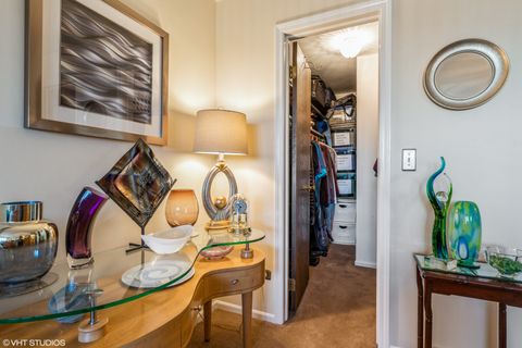 Tiny photo for 8100 W Foster Lane #510, Niles, IL 60714 (MLS # 12543988)