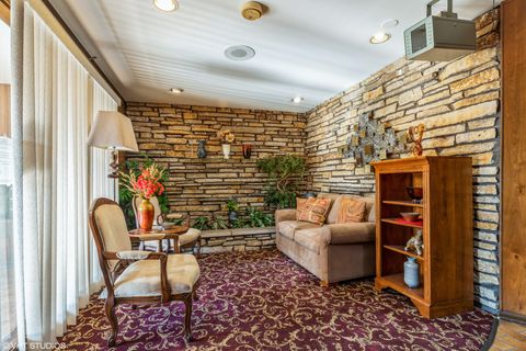 Tiny photo for 8100 W Foster Lane #510, Niles, IL 60714 (MLS # 12543988)