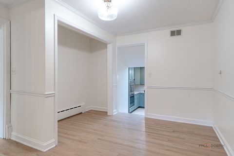 Tiny photo for 318 2nd Avenue, Libertyville, IL 60048 (MLS # 12636079)