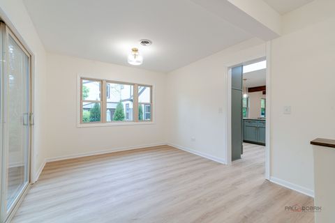 Tiny photo for 318 2nd Avenue, Libertyville, IL 60048 (MLS # 12636079)
