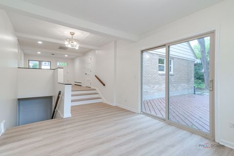 Tiny photo for 318 2nd Avenue, Libertyville, IL 60048 (MLS # 12636079)