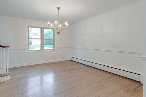 Tiny photo for 318 2nd Avenue, Libertyville, IL 60048 (MLS # 12636079)