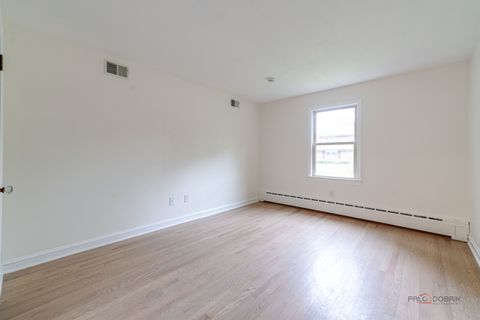 Tiny photo for 318 2nd Avenue, Libertyville, IL 60048 (MLS # 12636079)