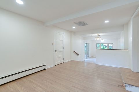 Tiny photo for 318 2nd Avenue, Libertyville, IL 60048 (MLS # 12636079)