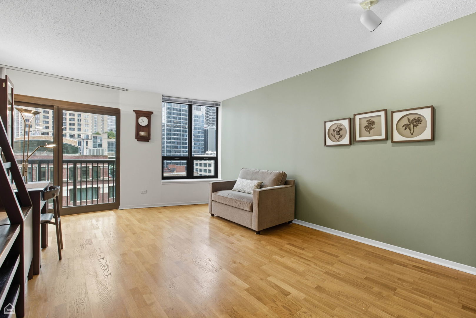 400 N LaSalle Drive 903