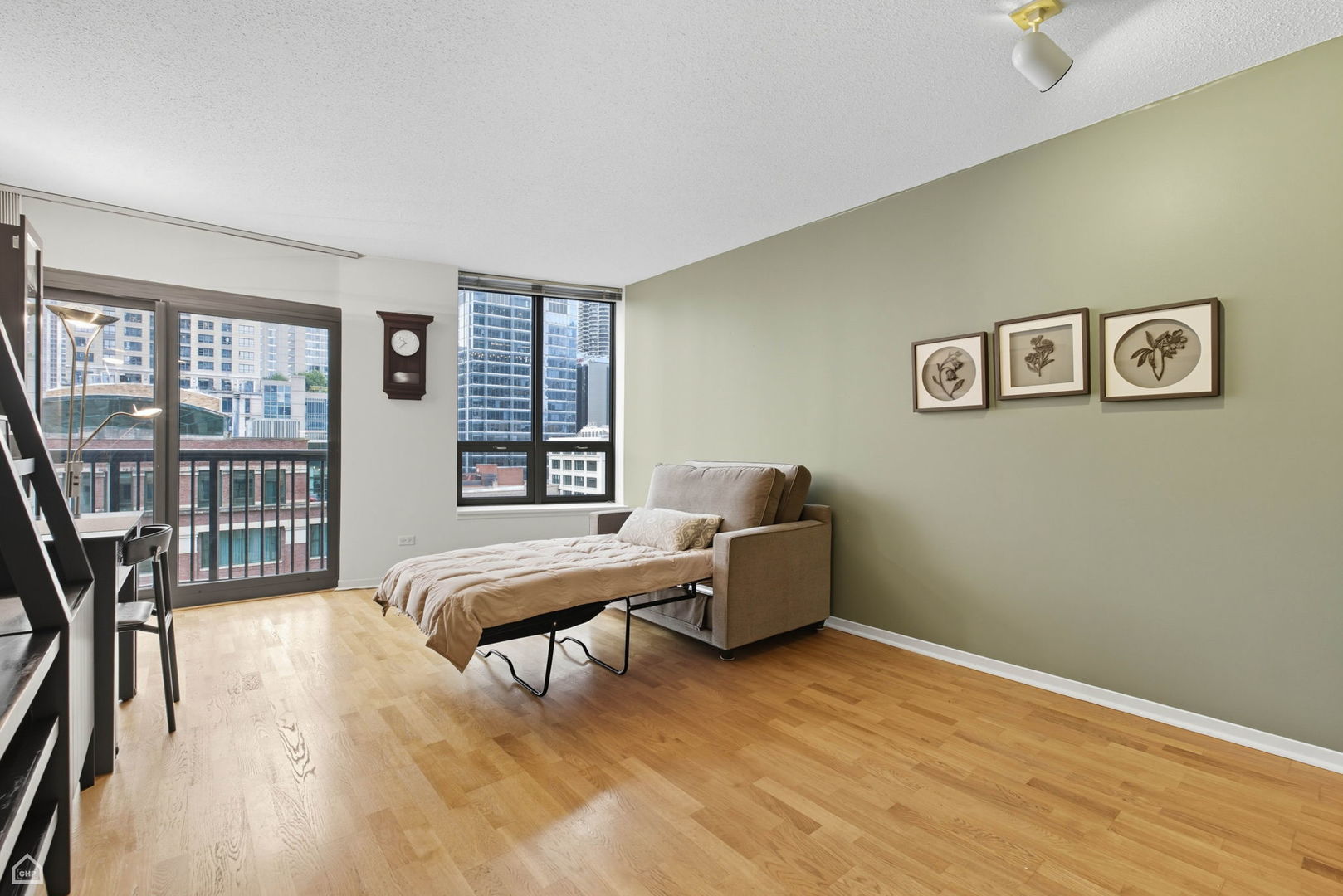 400 N LaSalle Drive 903