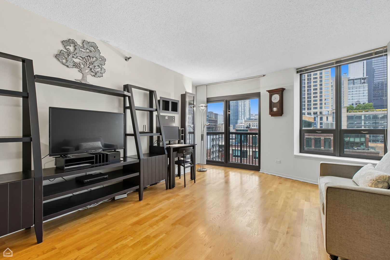 400 N LaSalle Drive 903