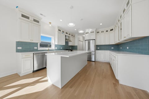 Tiny photo for 9941 Melvina Avenue, Oak Lawn, IL 60453 (MLS # 12768997)