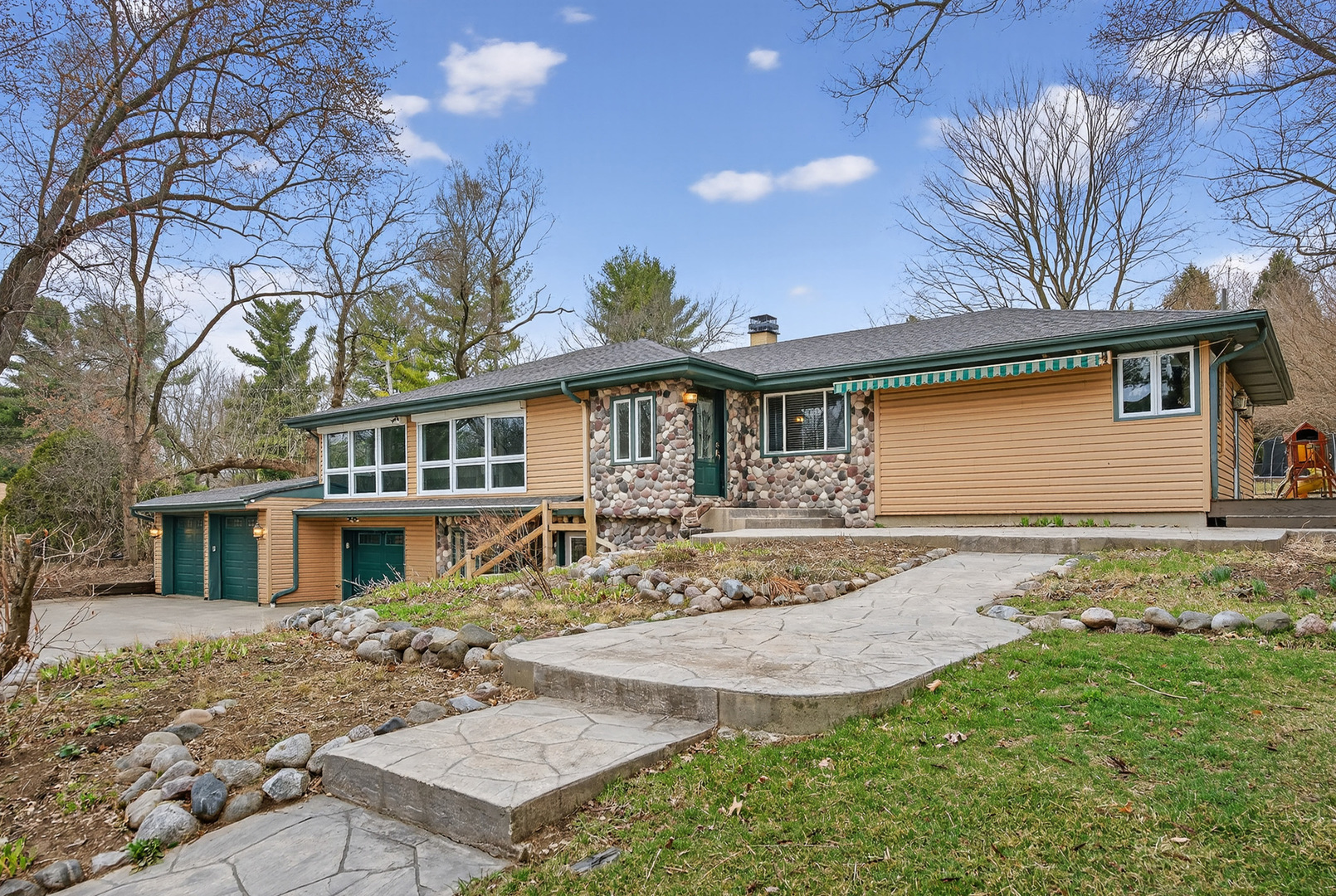 38W042 Silver Glen Road